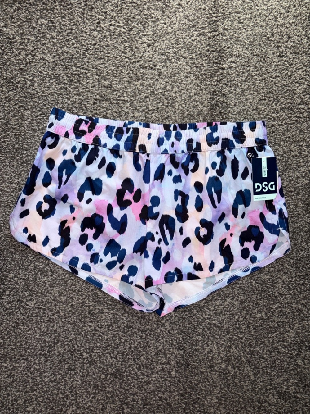 DSG Stride Active Shorts Lavender Leopard Print NWT Size Large